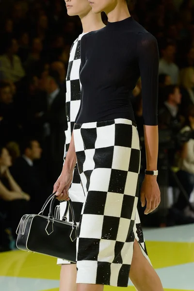 Look 9